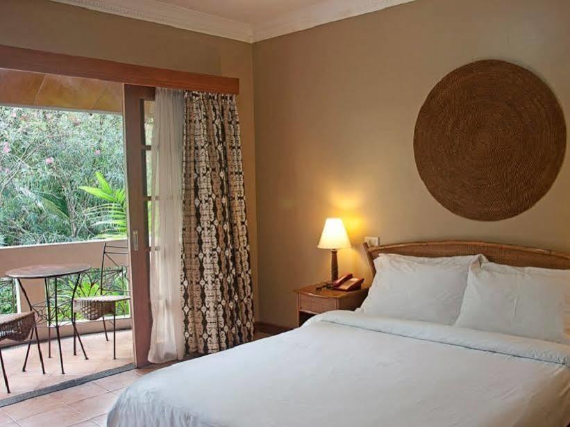 Elsalvador Beach Resort Maslog  Екстериор снимка